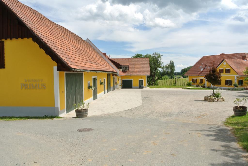 Weingut Primus Suedsteiermark Spielfeld Zewnętrze zdjęcie